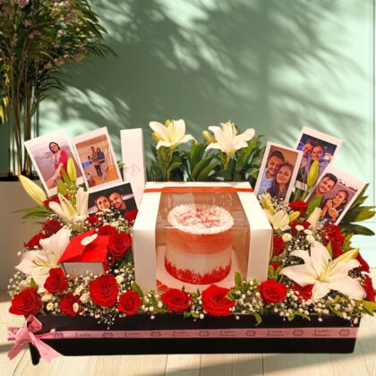 Cake with floral hamper