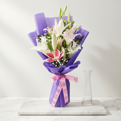 Blush white pink lilyum